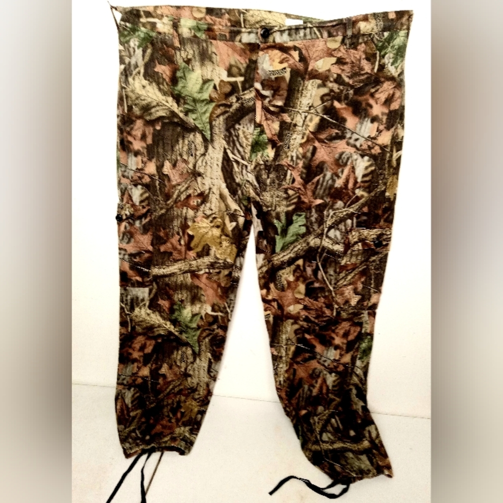 Camouflage hunting cargo pants 47x34